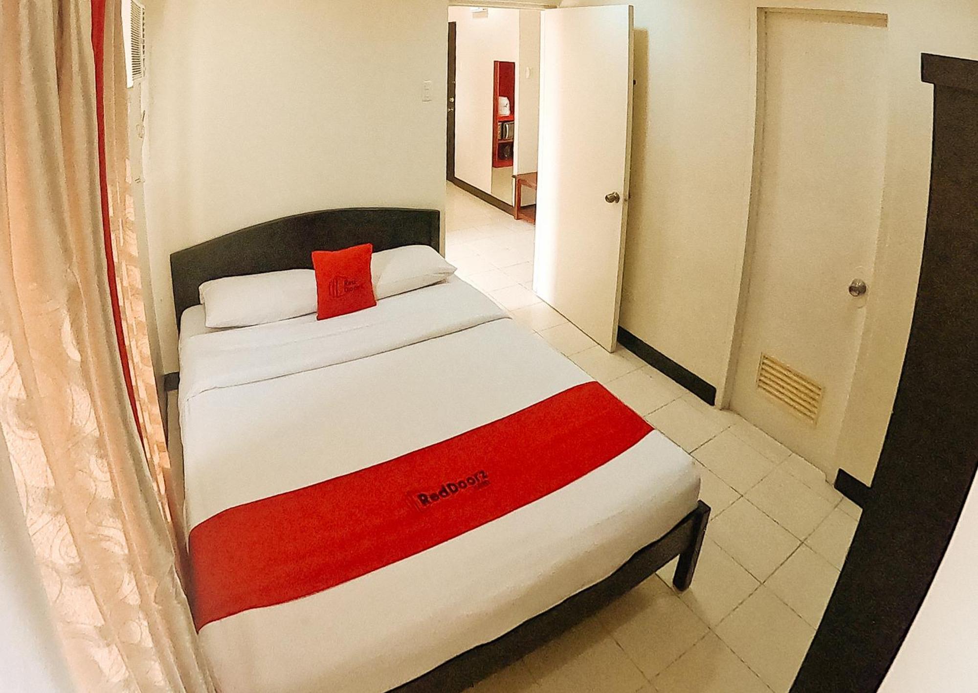 Reddoorz Plus @ Mabolo Cebu Стая снимка